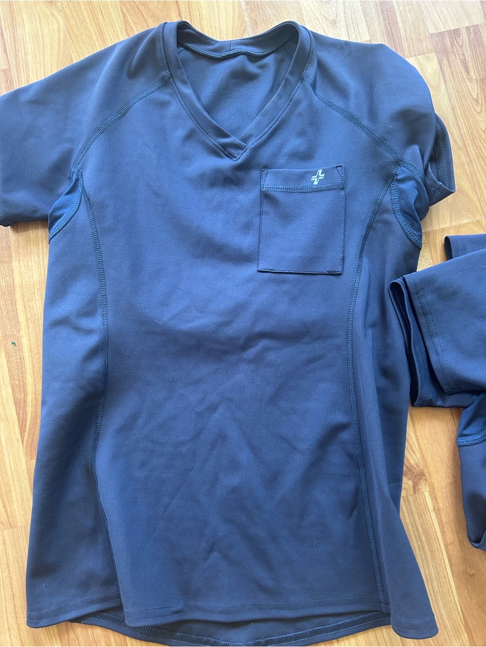 Fit scrubs. Grey Medical Scrub Top with Chest Pocket and Scrub pants